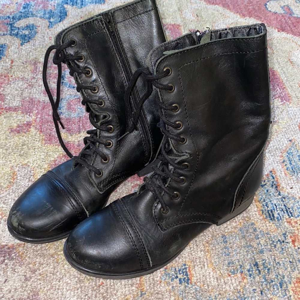 Black Steve Madden combat boots
